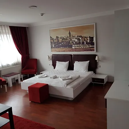 מלון Galata Moon 4*