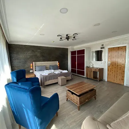 Galata Moon 4*