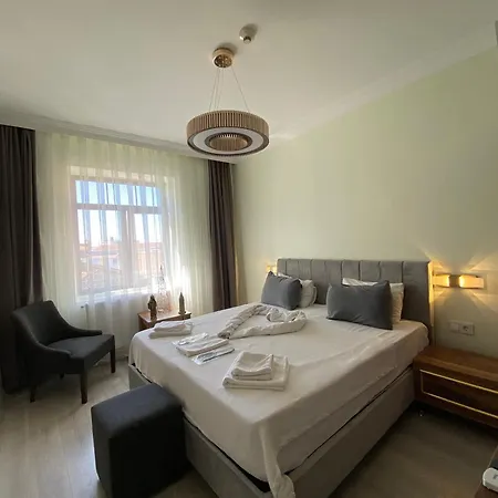 Galata Moon 4*