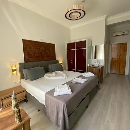 Galata Moon 4*
